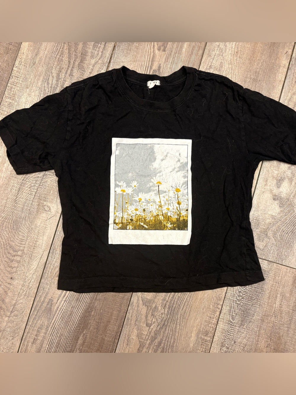 Garage Women’s XS Black Graphic Tee with Daisy Photo Print